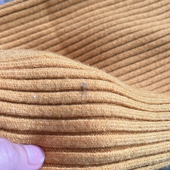 “Olivaceous: Mock Neck Sweater size medium” - Picture 5 of 9